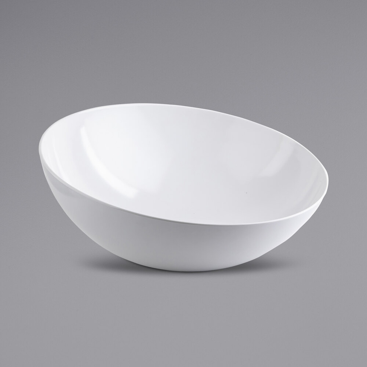 TableCraft 10185W Sierra Grande 15 Qt. white round melamine serving bowl with slanted glossy design