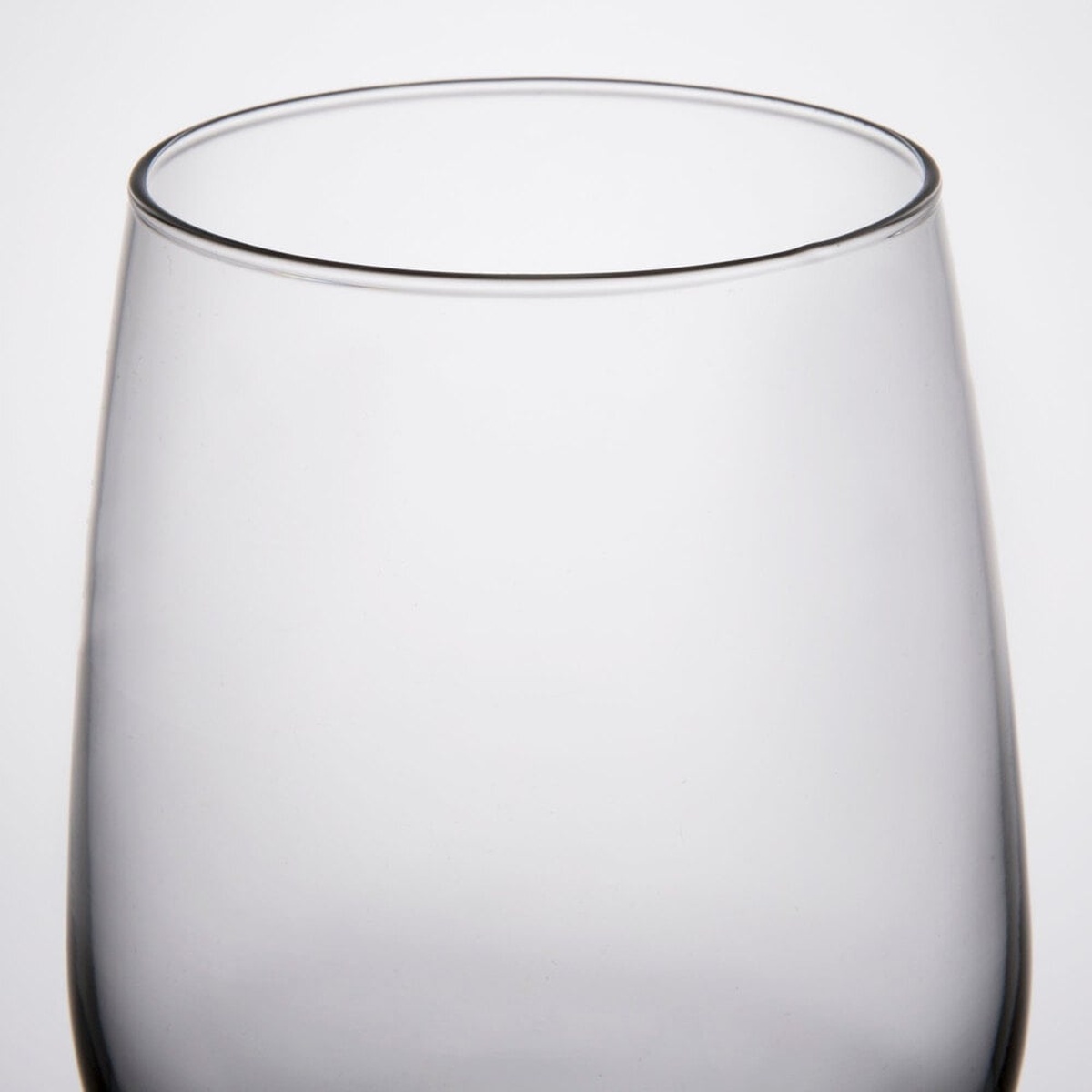 Close-up of Libbey 221 stemless wine glass rim showing chip-resistant edge
