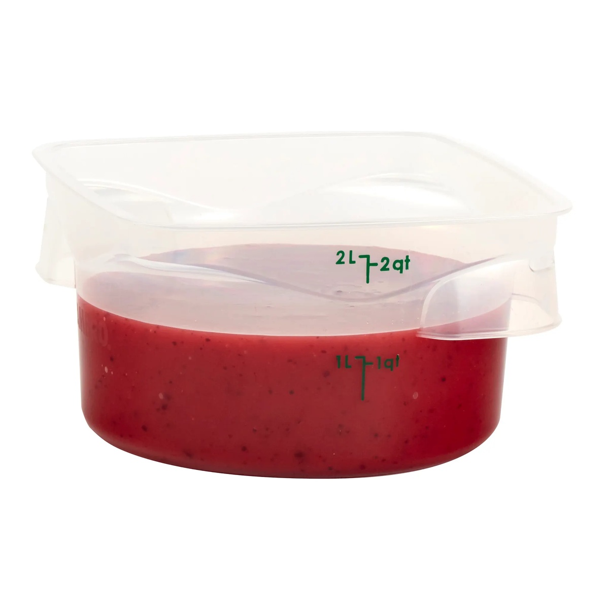 Cambro FreshPro CamRounds 2 qt. translucent container filled with red smoothie mixture and covered with a clear seal lid