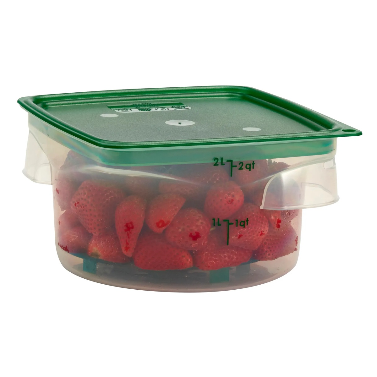 Cambro FreshPro CamRounds 2 qt. translucent container with green color-coded FreshPro seal lid, filled with fresh strawberries