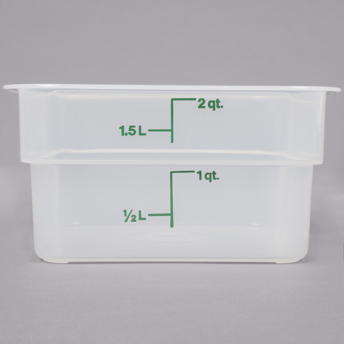 Cambro 2SFSPP190 translucent square food storage container showing kelly green quart and liter graduation markings