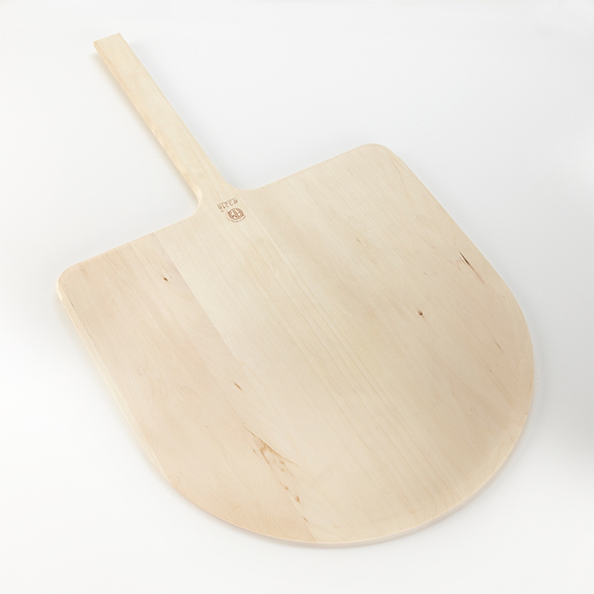 American Metalcraft 3218 all-wood pizza peel with rectangular blade and straight handle on white background