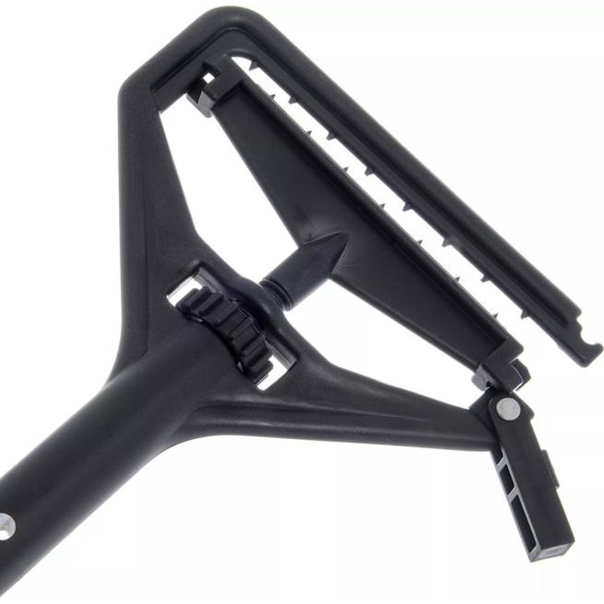 Detailed view of the black plastic mop head clamp and jaw mechanism