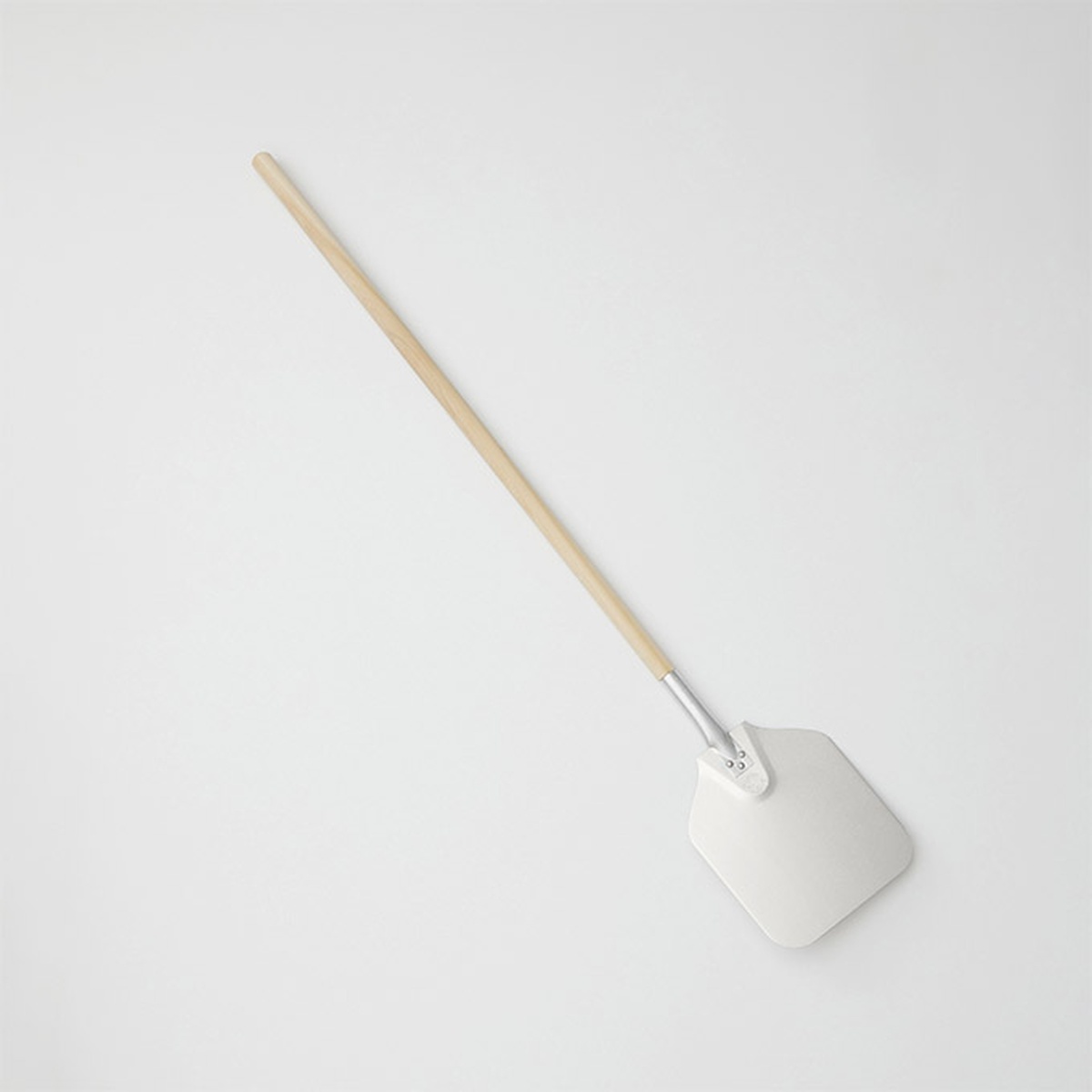 American Metalcraft 4909 aluminum pizza peel with rectangular blade and long wood handle