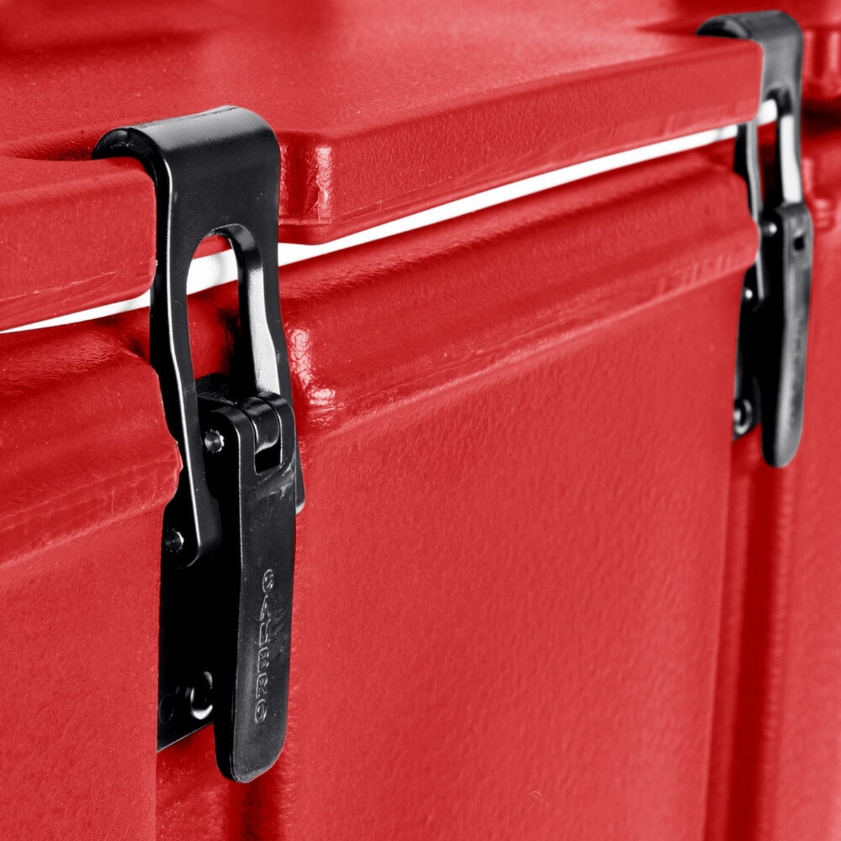 Close-up of recessed rust-resistant plastic latches on the Cambro 500LCD158 insulated beverage dispenser