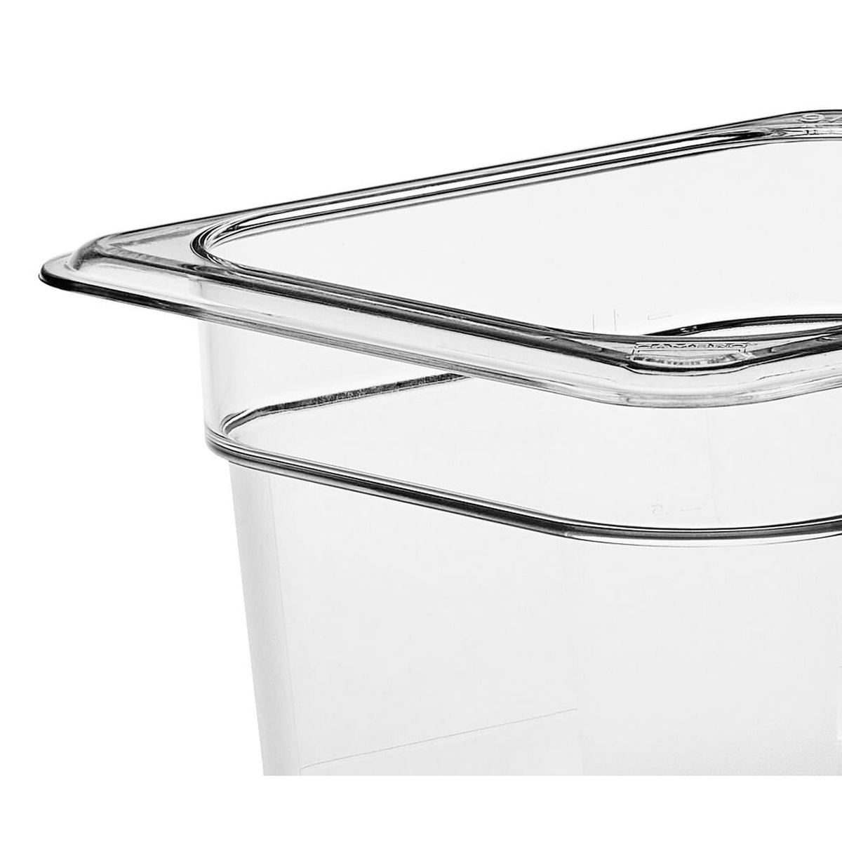Close-up of the uniform 1/2 inch flange and rim detail on the Cambro 64CW135 Camwear polycarbonate food pan