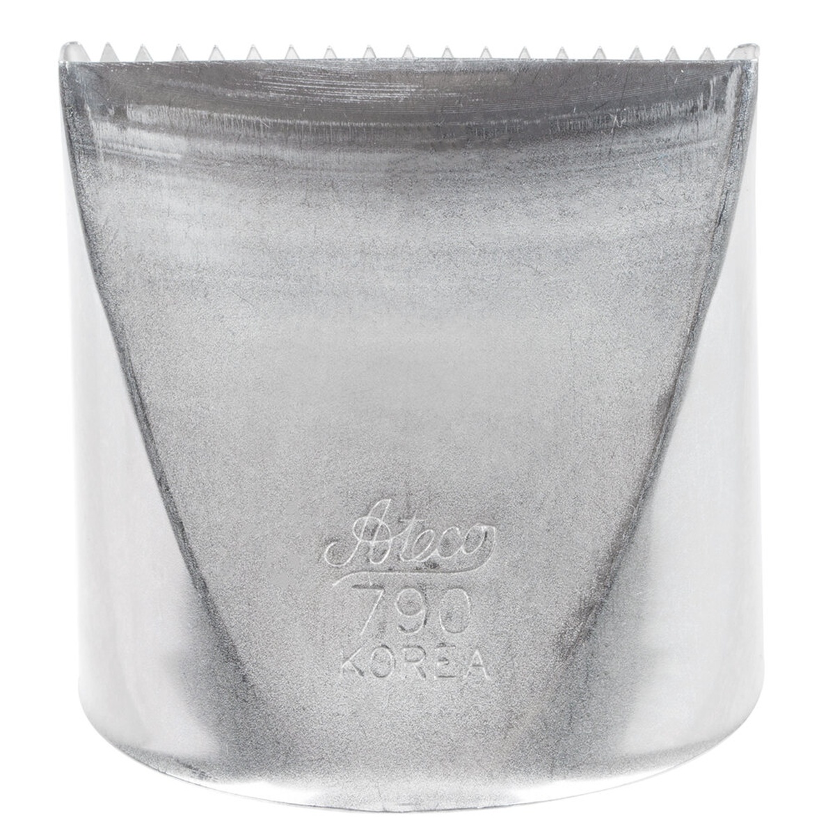 Ateco 790 cake icer piping tip front view showing serrated top edge and stamped model number