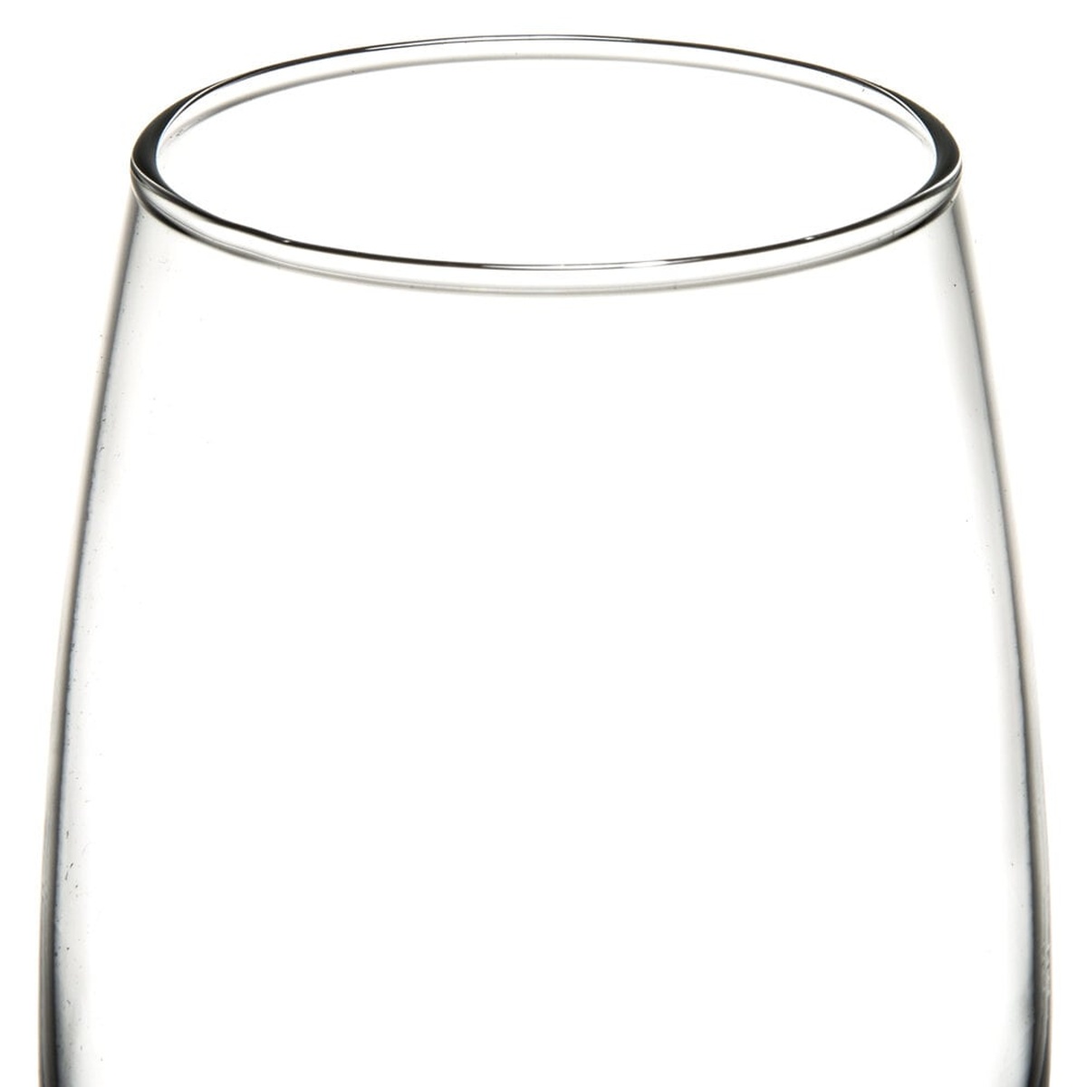 Close-up of the Finedge rim on the Libbey 8551 Vina wine taster glass showing minimal bead detail
