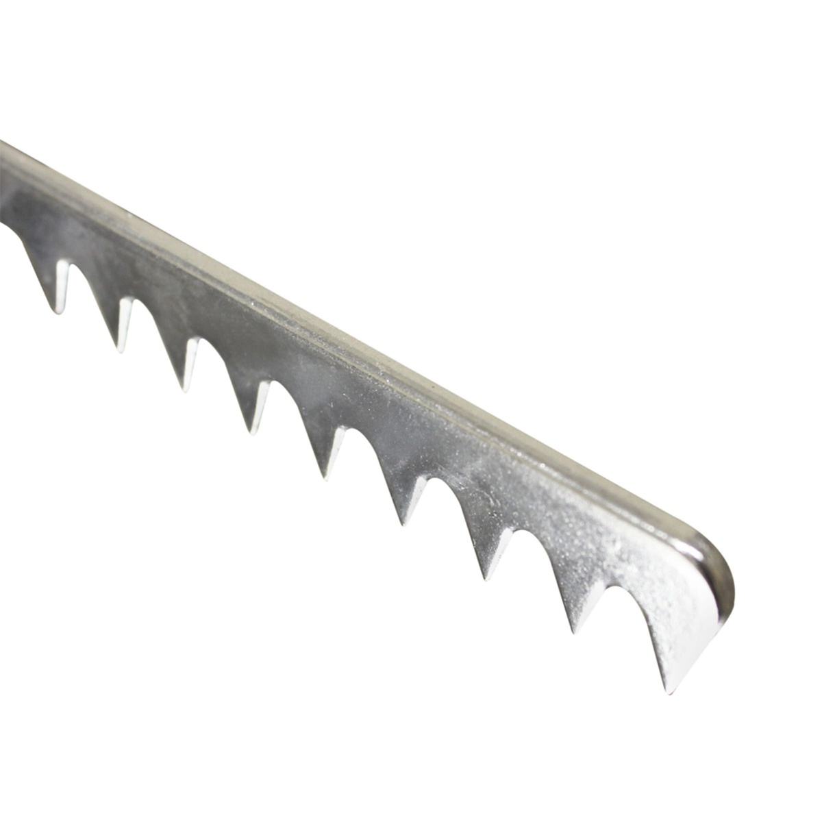 Close-up of the serrated edge along one arm of the Thunder Group ALPMA008 aluminum pie marker blade