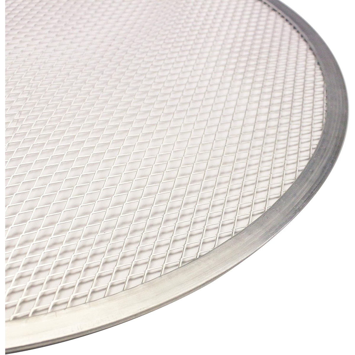 Close-up angled view of Thunder Group ALPZ19 pizza screen showing diamond mesh pattern and smooth seamless aluminum rim detail