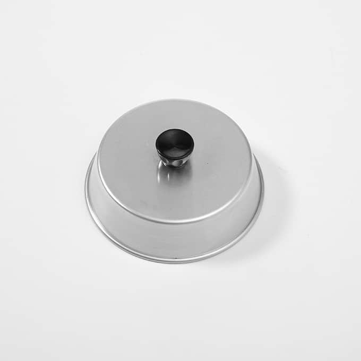 American Metalcraft BA740A 7-inch round aluminum dome basting cover with black Bakelite knob