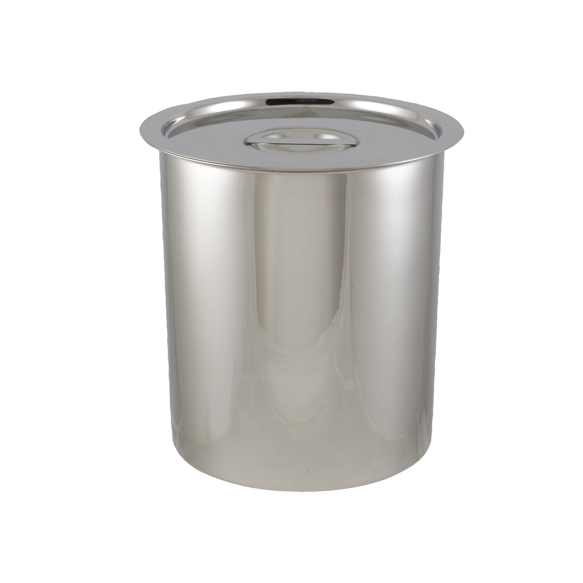 Libertyware BMC06 stainless steel cover seated on 6-quart bain marie inset with center bar lift handle visible
