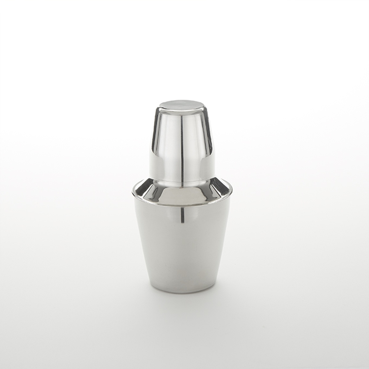 American Metalcraft CSJ108 stainless steel 3-piece cocktail shaker with strainer top and jigger cap, mirror finish
