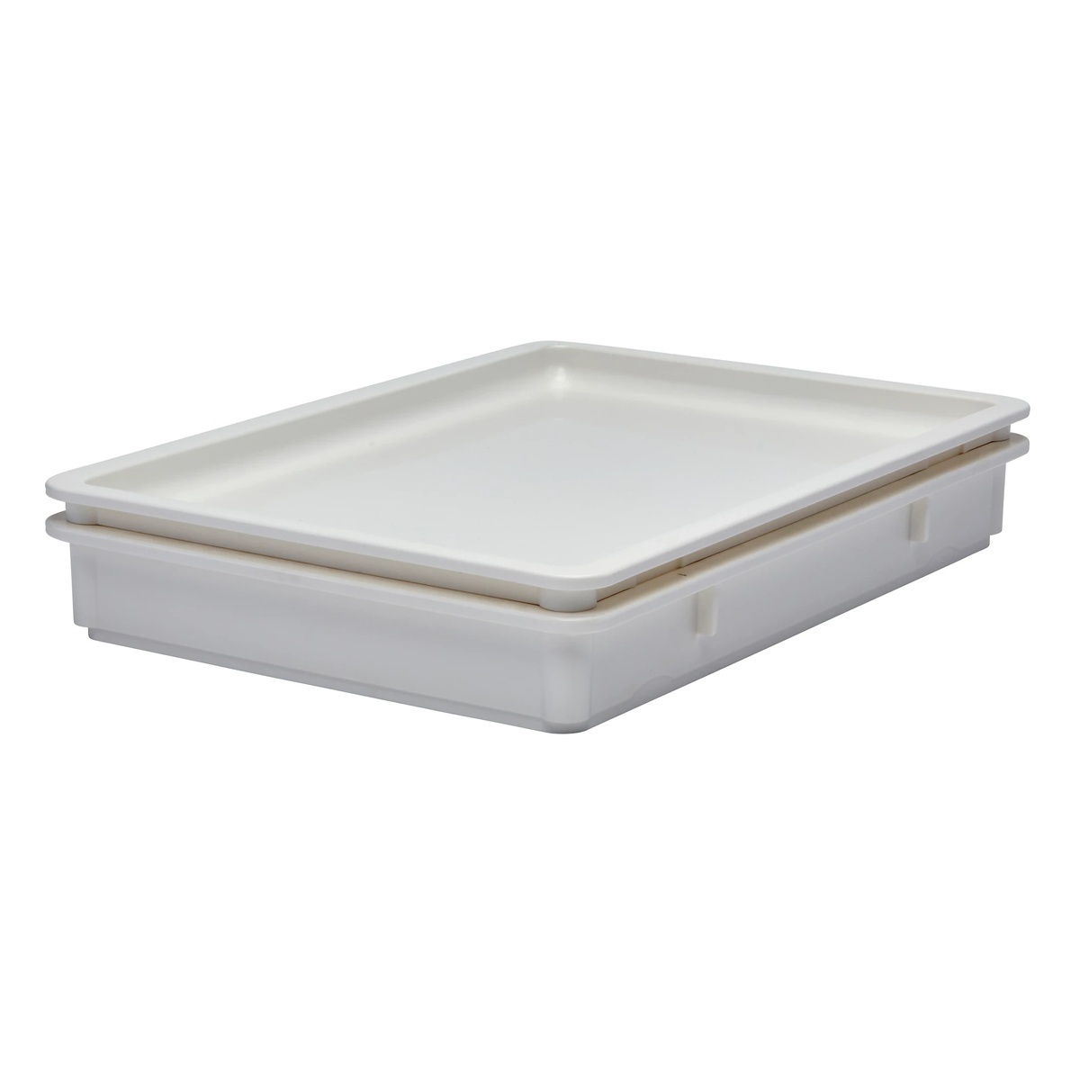 Cambro white polycarbonate pizza dough proofing box shown with cover placed on top
