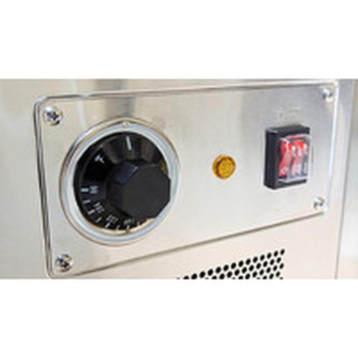 Close-up of E-HW-200 temperature control dial and power switch on the unit panel