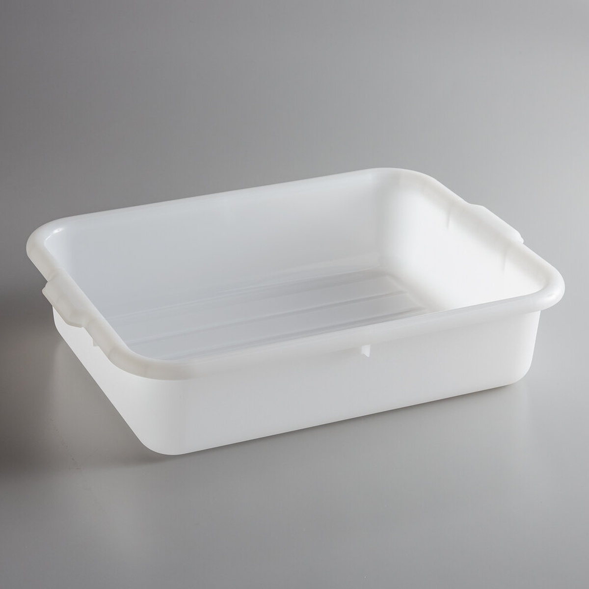 TableCraft F1529 white high-density polyethylene bus tub with reinforced handles on gray background