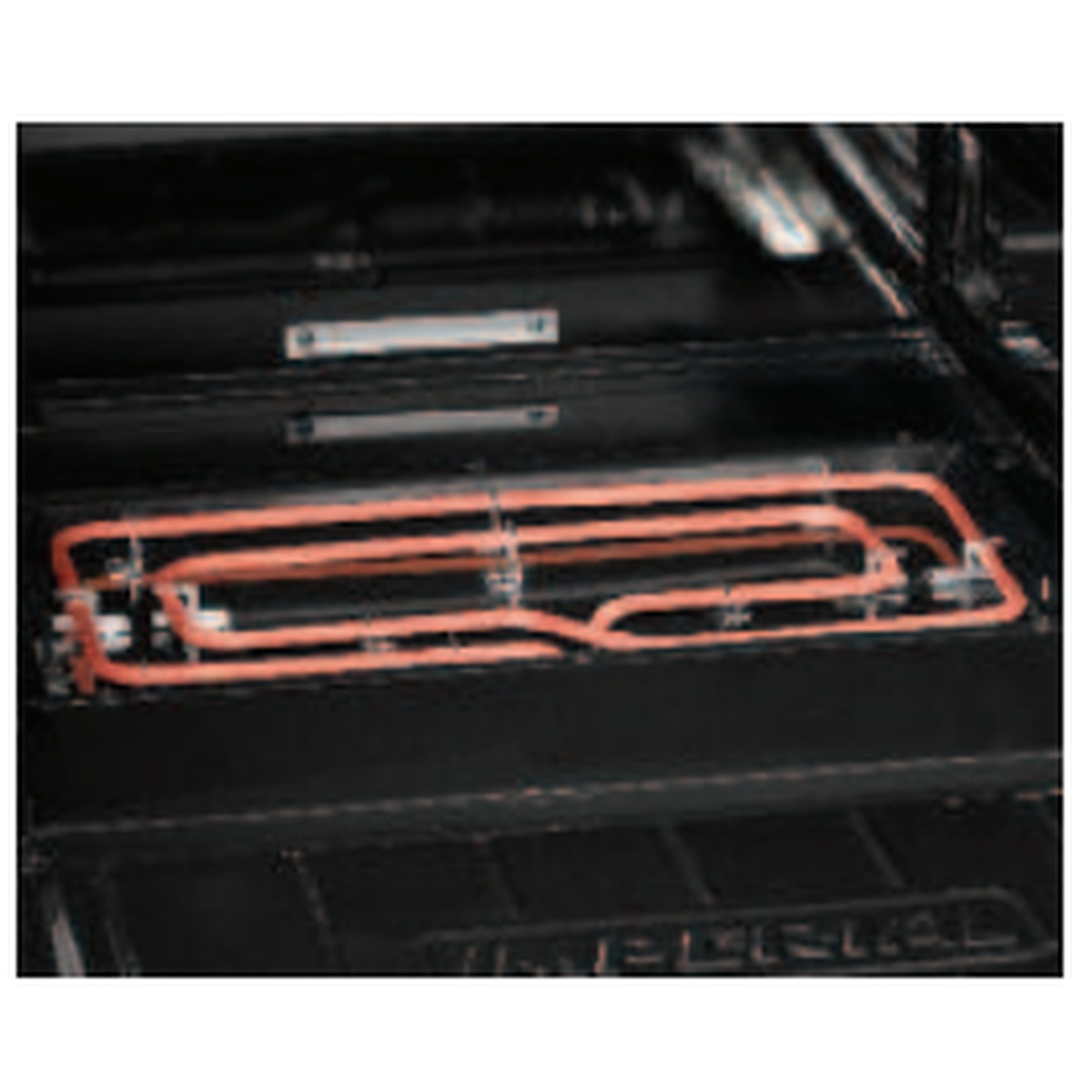 Heating element inside the oven cavity of the Imperial range
