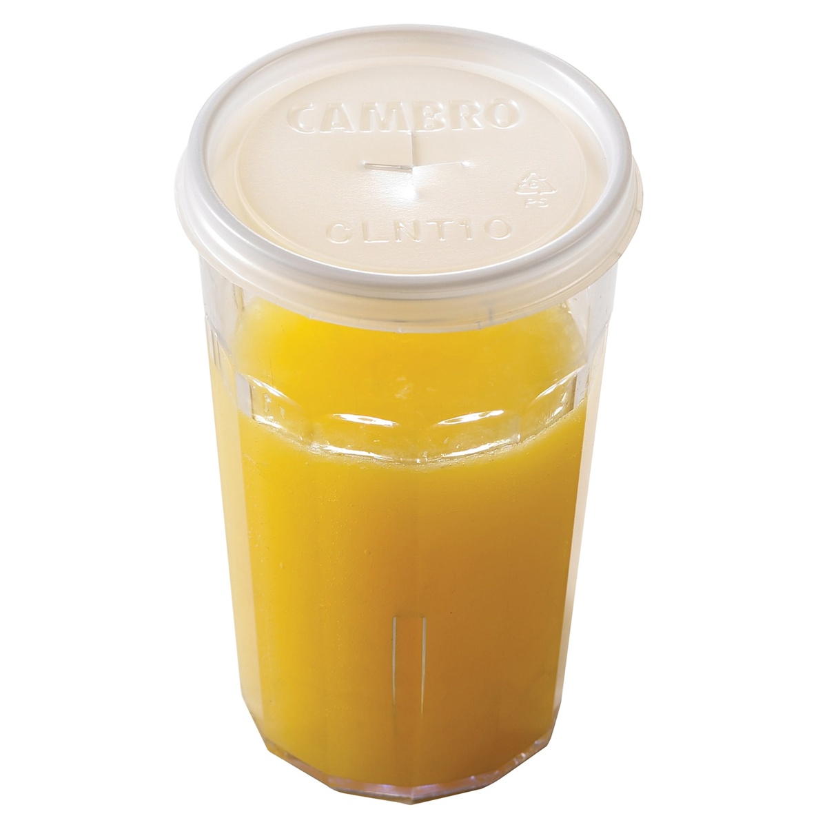 Cambro LT10152 Laguna clear tumbler filled with orange juice and fitted with a Cambro CLLT10 lid
