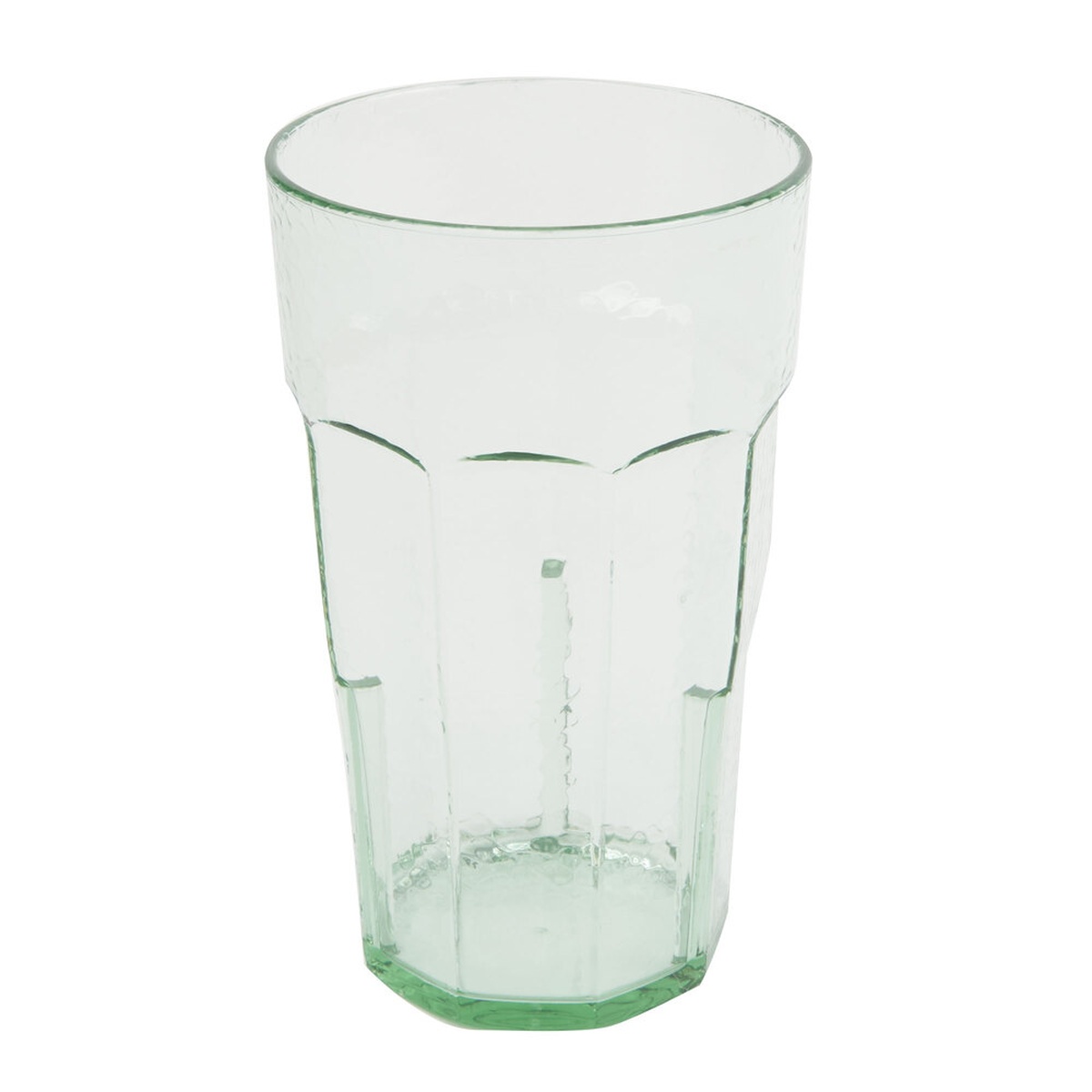 Cambro LT22427 Laguna 22 oz. Spanish Green plastic tumbler with hammered paneled texture on white background