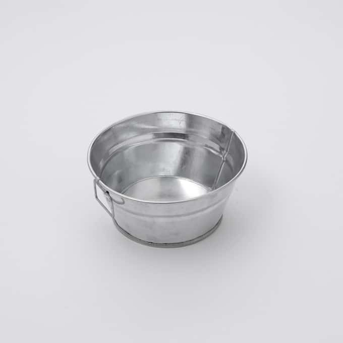 American Metalcraft MTUB63 natural galvanized steel round tub with side handle on neutral background