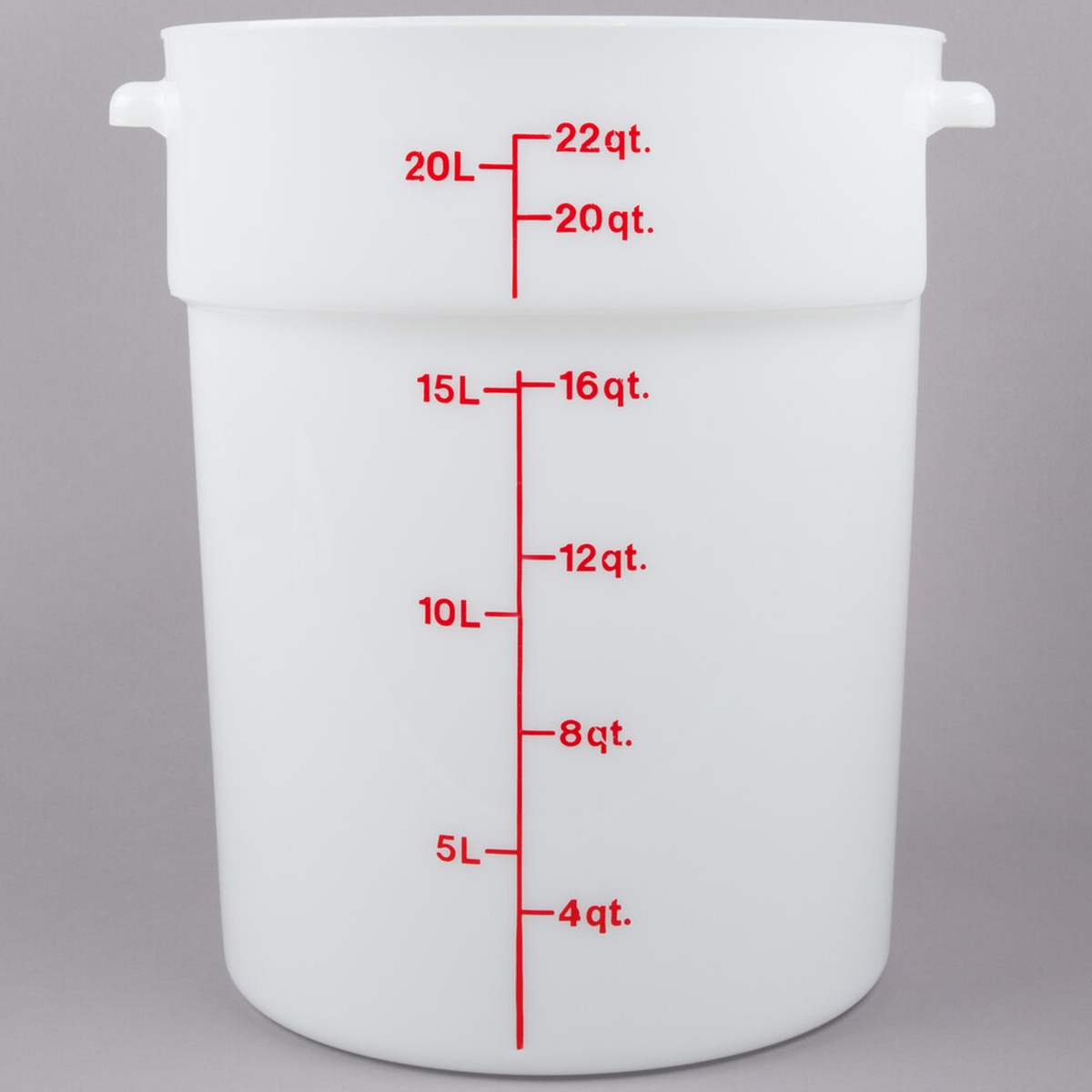 Cambro RFS22148 22 qt. white round polyethylene food storage container with red quart and liter graduation markings
