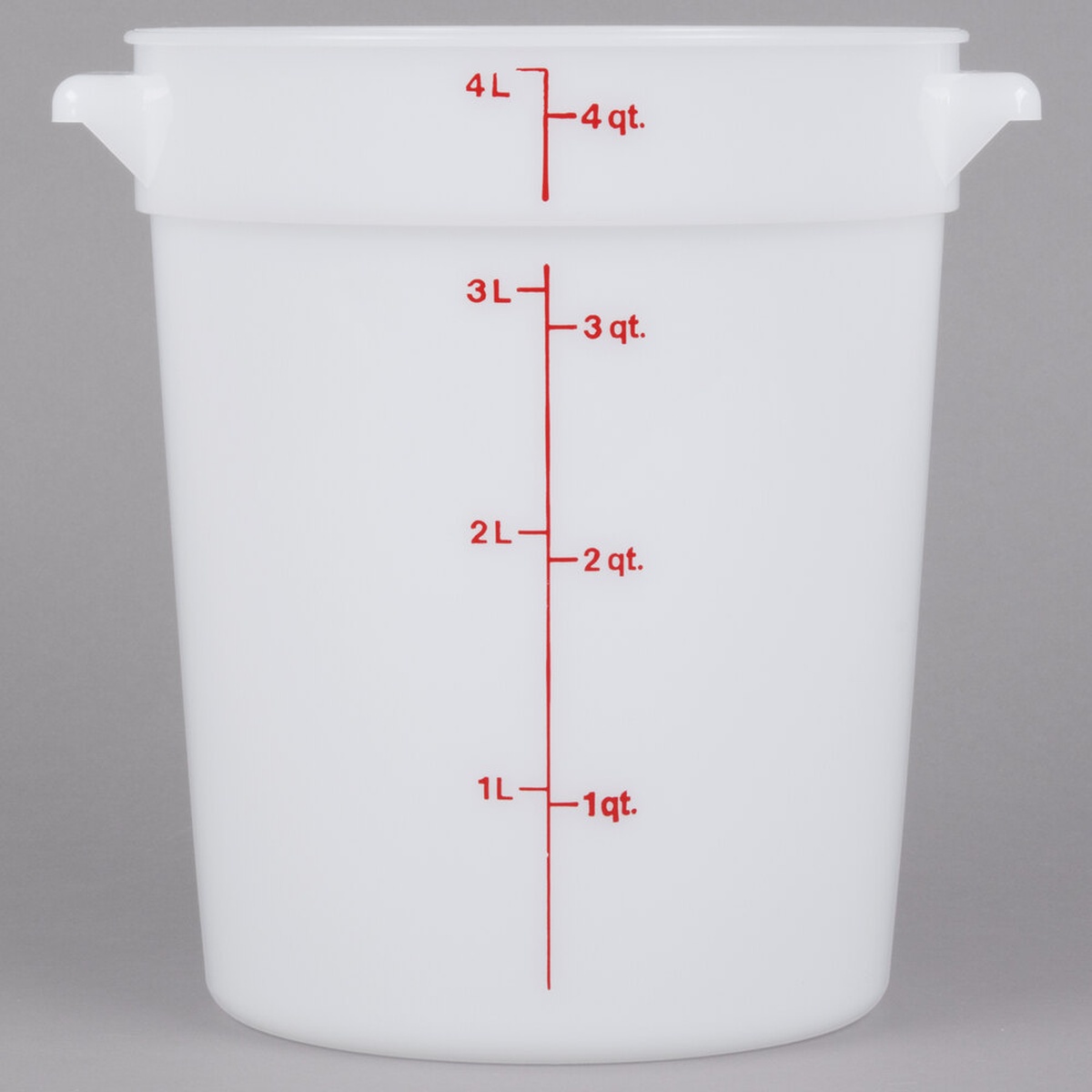 Cambro RFS4148 4 qt. white round polyethylene food storage container with red measurement graduations in quarts and liters