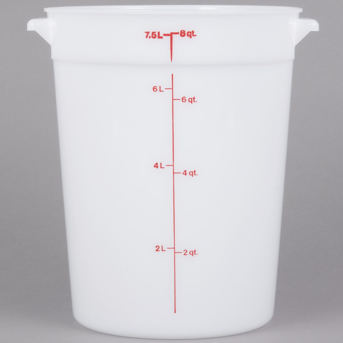 Cambro RFS8148 8 qt. white round polyethylene food storage container front view showing red measurement graduations in quarts and liters