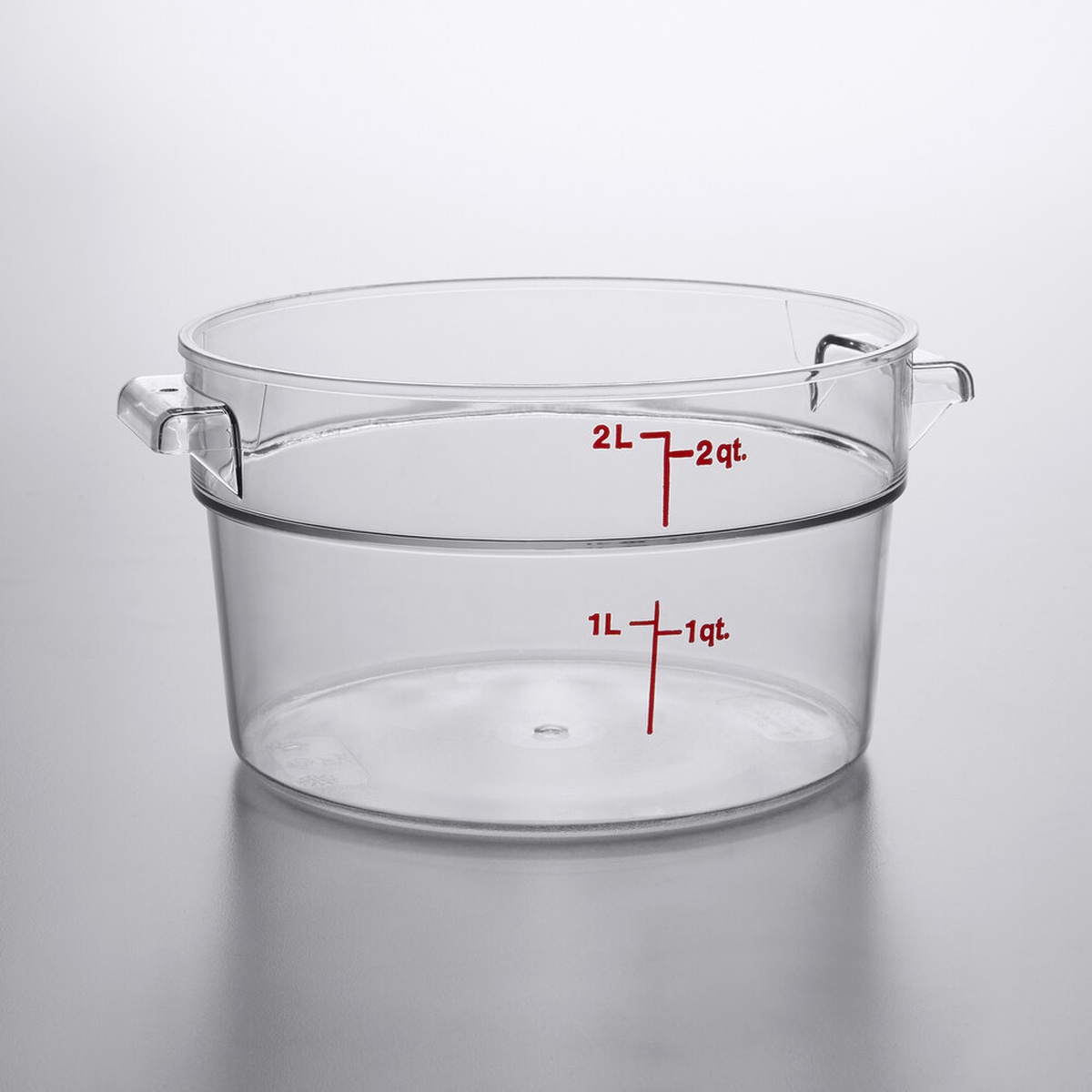 Cambro RFSCW2135 2 Qt. clear round polycarbonate food storage container with red measurement graduations and integrated handles