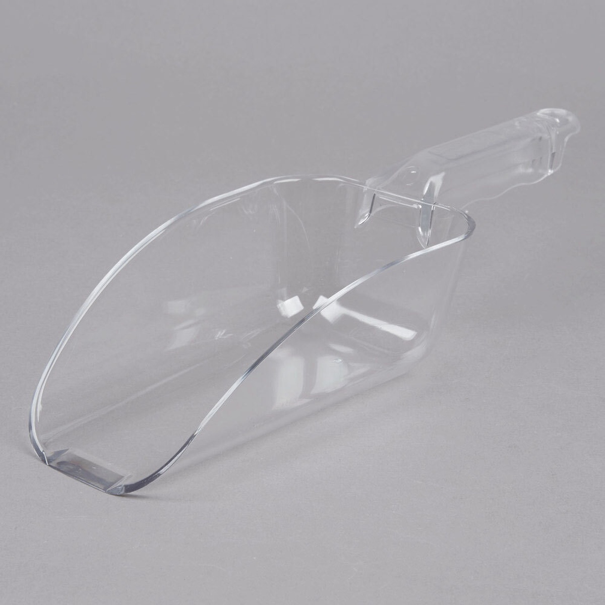 Cambro SCP24CW135 clear polycarbonate 24 oz. scoop with flat bottom and molded sure-grip handle