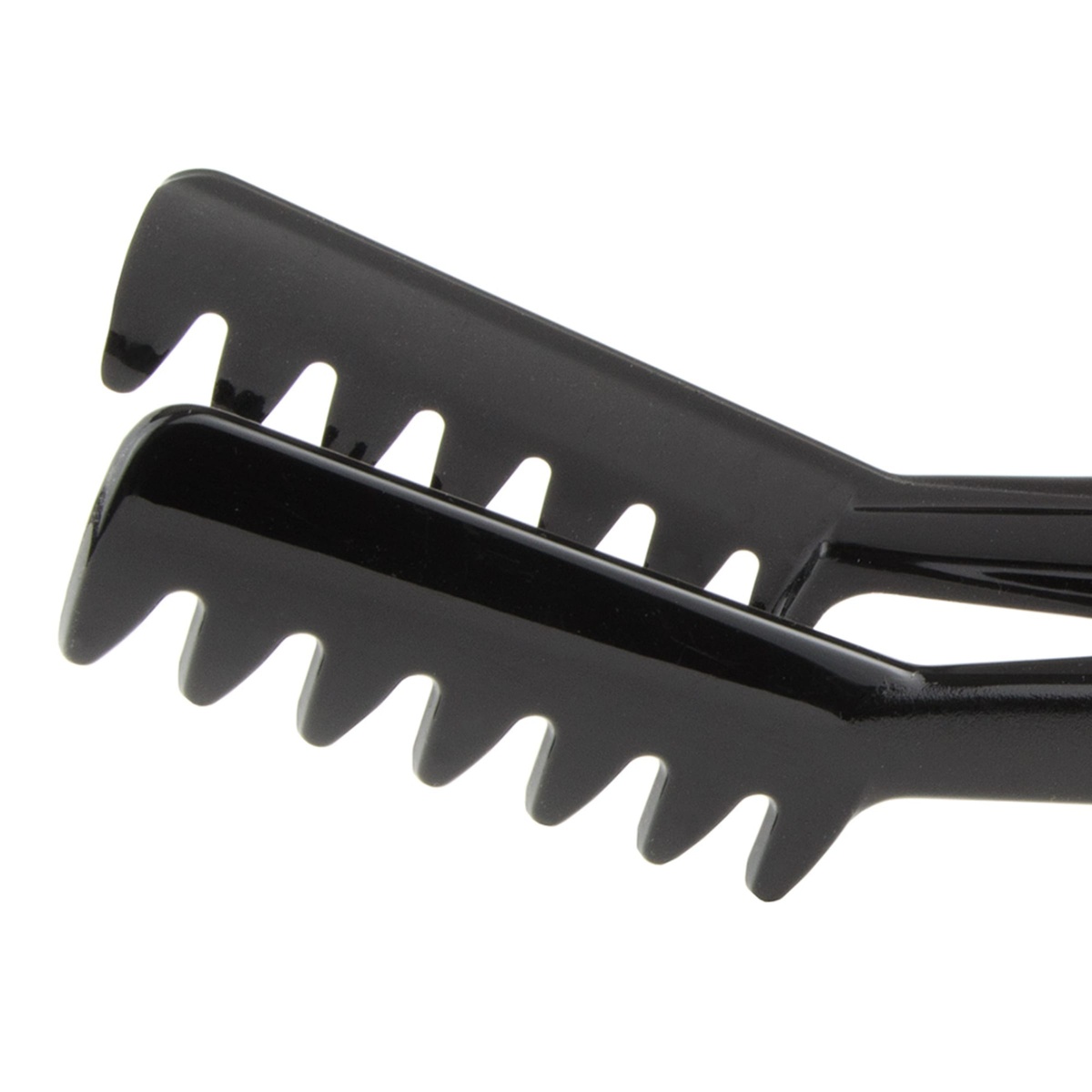 Close-up of serrated toothed gripping ends on Cambro TGA11110 black serving tongs
