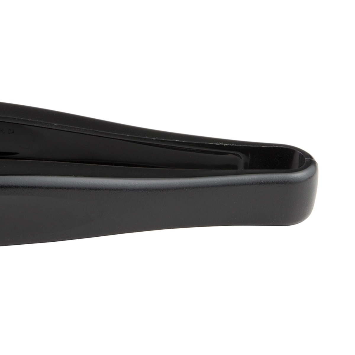 Close-up of the ergonomic pivot and handle end of Cambro TGA11110 black serving tongs