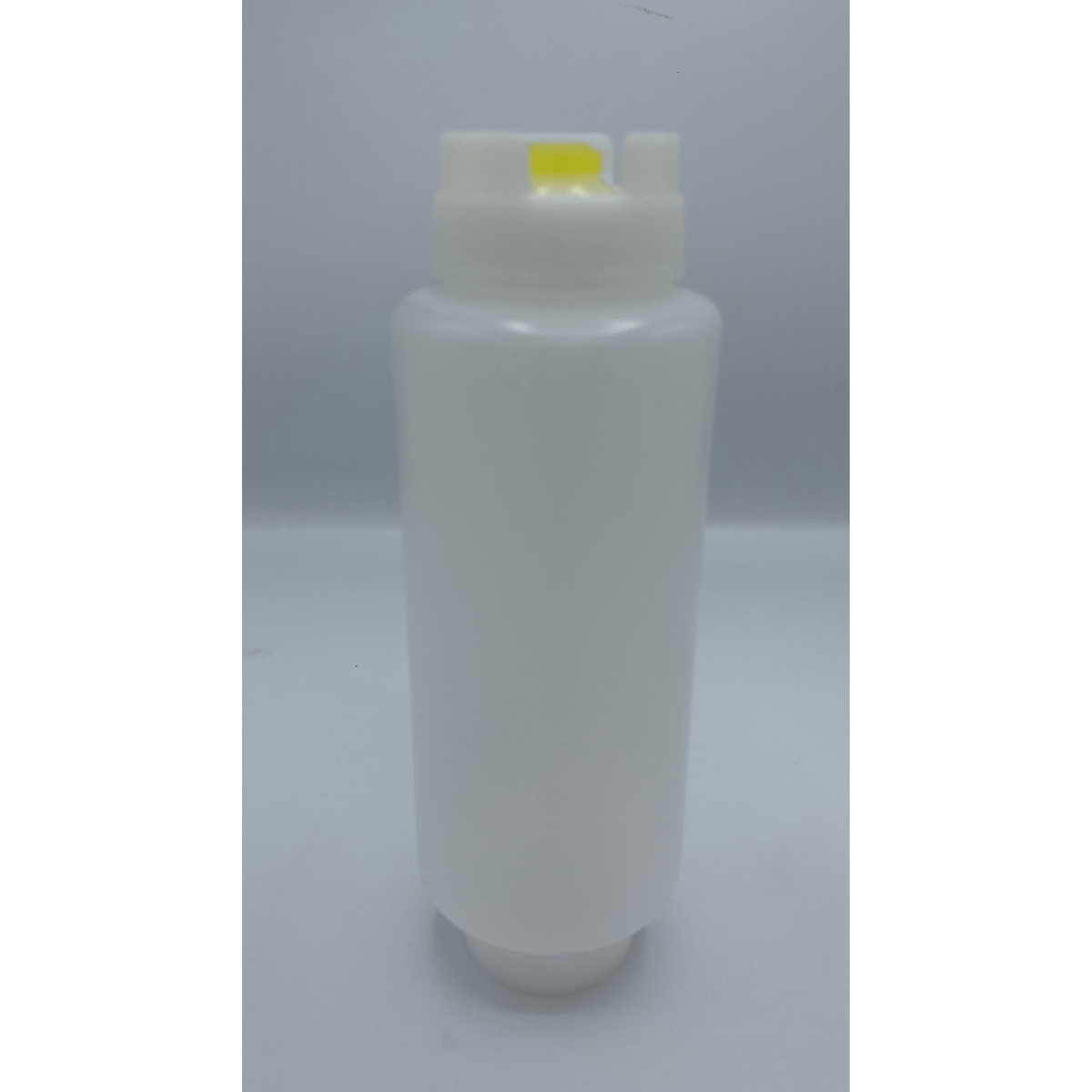 Cresco Resco TWSB24T 24 oz. translucent two-way multi-purpose squeeze bottle