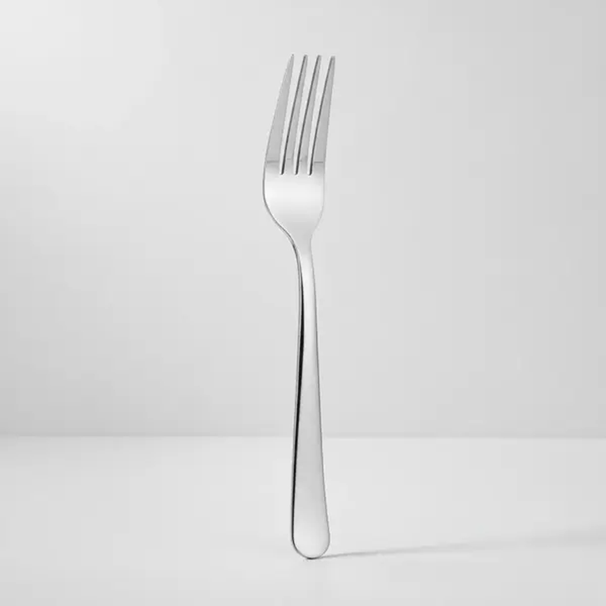 Libertyware WIN12 Windsor Dinner Fork in polished vibro finish stainless steel, upright view