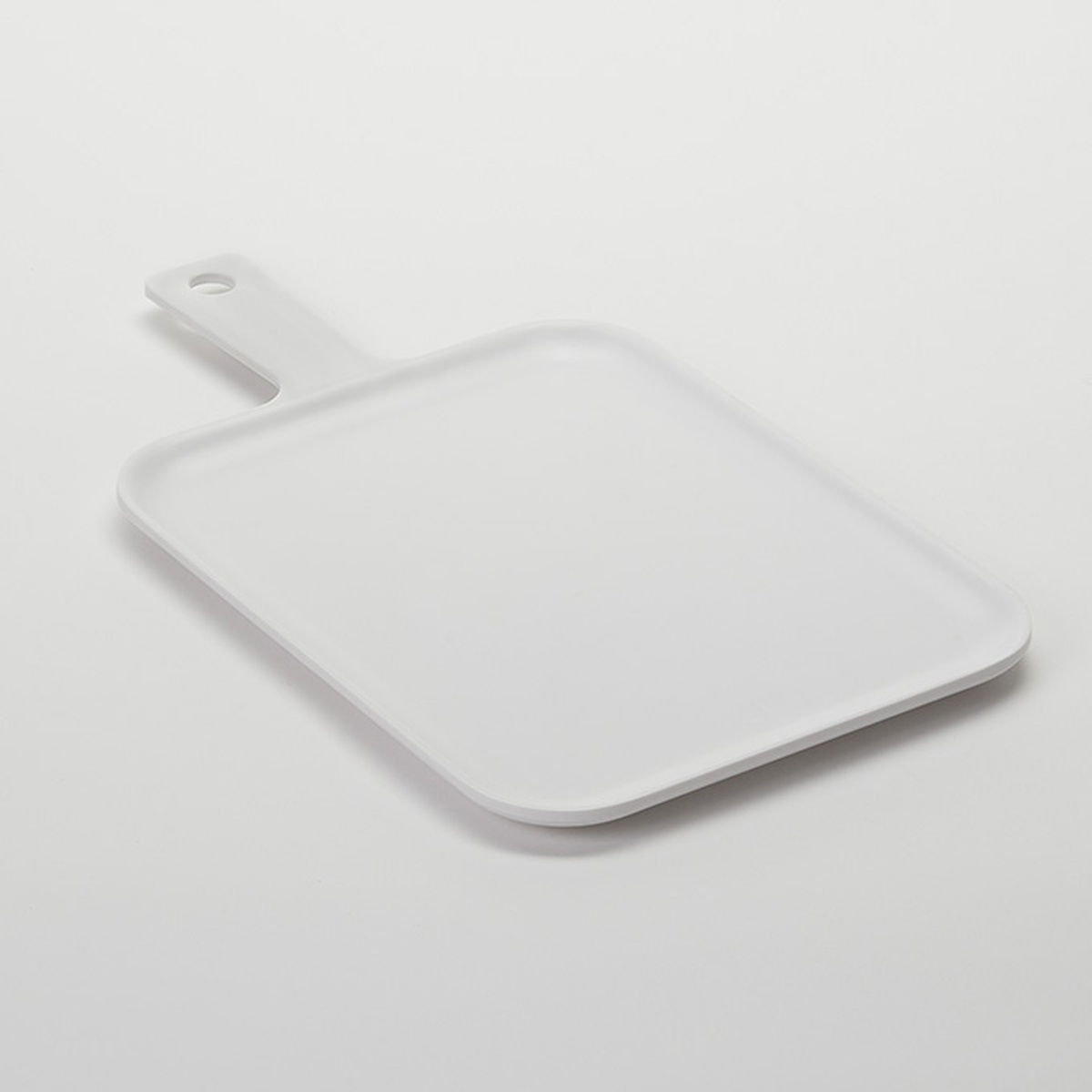 American Metalcraft white melamine serving peel with handle, top-angle view on white background