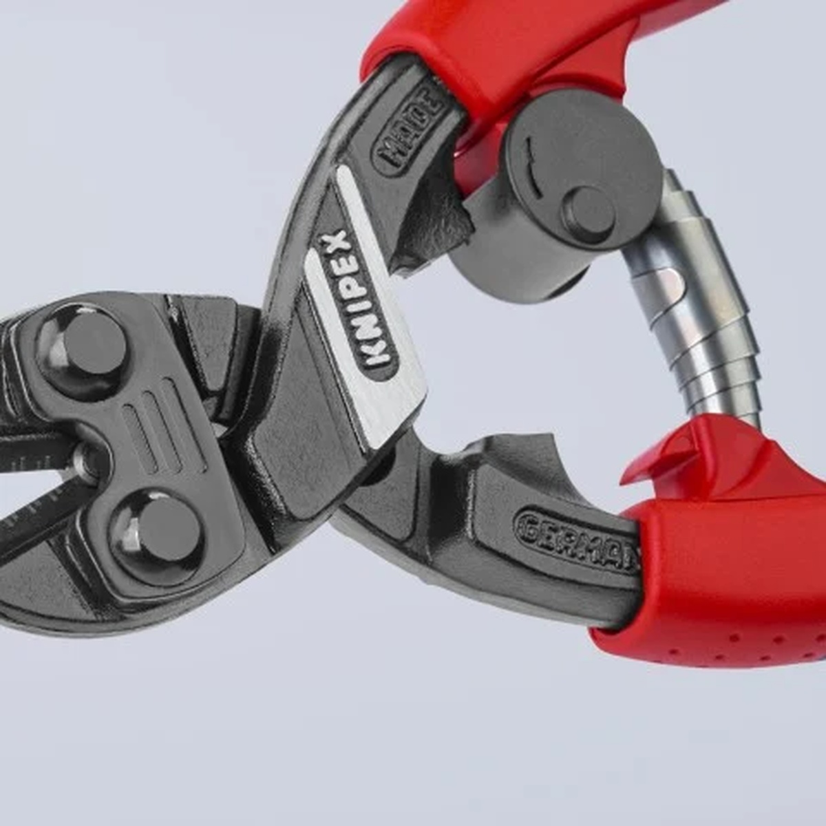 Knipex 71 12 200 CoBolt High Leverage Compact Bolt Cutters hinge and spring detail for repetitive cutting work