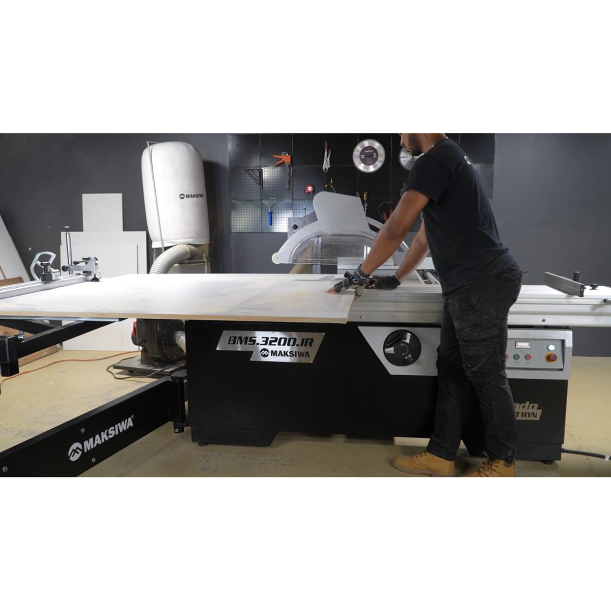 Maksiwa BMS.3200.IR Sliding Panel Saw, 1 Phase, 5HP, 220V cutting a large wood sheet in a workshop with dust collection connected