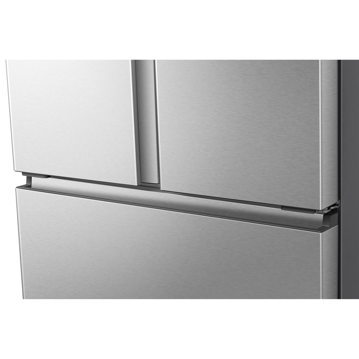 Close-up of the refrigerator’s premium flat door design and clean lines